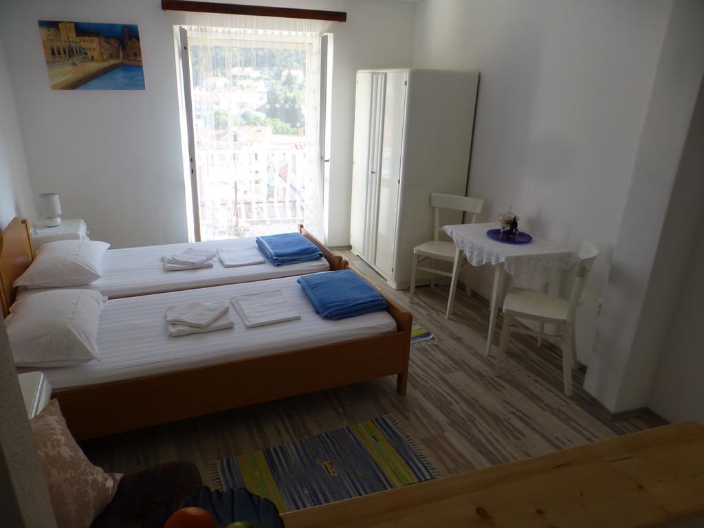 Guesthouse Bracanovic Hvar Town Exterior foto